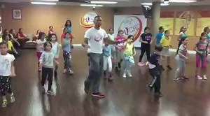 8.1K views · 344 reactions | Esto es lo que está pasando ahora mismo con nuestros pequeños, ya el tuyo sabe bailar salsa❓Aquí te garantizamos % que va a aprender, tráelo ‼️ #bailaconmicho #BcMKids #dance #motivando | Baila con Micho | Facebook