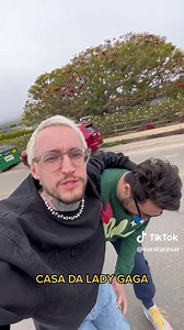 Rafa César e Luke Vidal passaram pela casa de Lady Gaga em LA (e ainda descobriram que ela estava por lá 😱) Vejam a reação deles: | RDT Lady Gaga