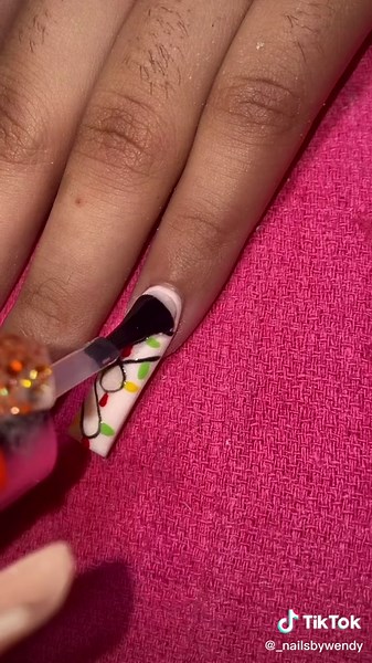 Recreating Fun Grinch Nails Set