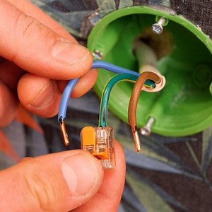 1M views · 2.2K reactions | Learn The USB Shortcuts Thanks for watching! Please be aware that this video is for entertainment purposes only and techniques shown should not be attempted at home! | Bored Panda Art | Facebook