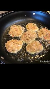 Tuna patties that are keto! Full recipe on LowCarbInspirations.com | Keto Friendly Recipes