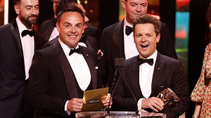 74K views · 1.5K reactions | When a 'dirty lobster' interrupts your acceptance speech... 咽 #VirginMediaBAFTAs | BAFTA | Facebook