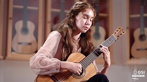This fantastic Jose Ramirez II guitar was built in 1945! Here is Elle Davisson performing “Ginga” from Sérgio Assad’s “Seis Brevidades” on this instrument. Guitar: 1945 Jose Ramirez II SP/CY - https://bit.ly/3VhhuZ5 . . Davisson Duo Guitarras José Ramírez . #guitarsaloninternational #friendsofgsi #joseramirez #guitarsolo #classicalguitar #classicalguitarist #guitarists #guitaristofinstagram #guitarofinstagram #guitarsdaily #guitardemo #guitarshop #guitarwomen #guitarworld #violão 🎥 Felix Salaza