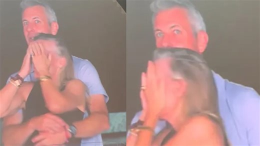 Coldplay Gate: cos'è la Kiss Cam e quali sono le inquadrature imbarazzanti entrate nella storia