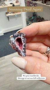 Dyed agate is a real agate stone that has been colour-enhanced using dyes to create brighter or more unusual shades (like hot pink, neon blue, purple, or bright green). What it is • Agate is a natural chalcedony (quartz family) • Dyed agate starts as genuine agate • The stone is soaked in dye to intensify or change its colour • Banding patterns usually remain visible (a key giveaway) Is dyed agate “fake”? • ❌ Not fake stone • ✅ Real agate, artificially coloured • It does not occur naturally in n