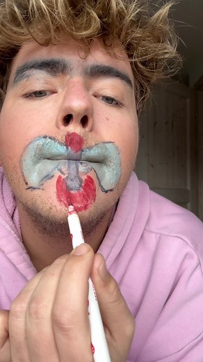 Elephant Lips 🐘🌸💗 #hübsch #schwul #liptutorial #elephantlips #benjaminblümchen #lippenstift | theworldofyannick