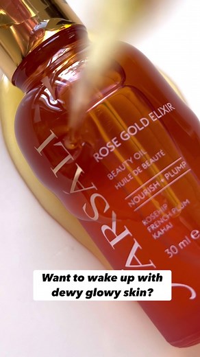 Indulge in the luxury of our Rose Gold Elixir, a true elixir of beauty that pampers your skin with the finest ingredients. 💫 Infused with organic fair-trade rosehip oil, French plum oil, and kahai oil, this fast-absorbing oil promotes youthful, plump skin with a naturally dewy finish. ✨ Give your skin the royal treatment it deserves with Rose Gold Elixir. 👑 - #farsali #rosegoldelixir #faceoil #beautyoil #dewyskin | FARSÁLI