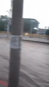 🌧🌧Así estuvo el libramiento Norte, a la altura de la FISCALÍA, por la fuerte lluvia de este viernes en Tuxtla Gutiérrez. | Hoy en Chiapas