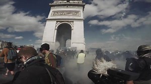 Wonderful footage of the yellow vests movement in Paris, March 16th. Film : Julien Rogue | Valhalla Movement
