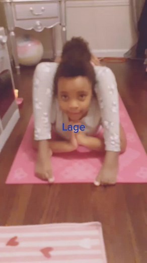 # naiah and Elli show