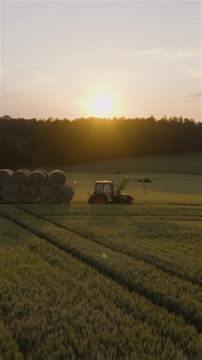 15K views · 216 reactions | AXOS 200 on the road  even more comfort at 40 km/h and 1750 rpm and with the coupling head on the shift lever.  #claas #claasfarming | CLAAS | Facebook