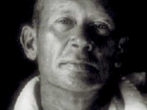 ee cummings reads "Somewhere I have never travelled..."