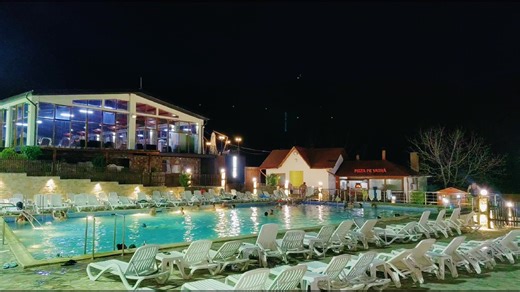 4.4K views · 202 reactions | Noaptea, când cerul este presărat cu...