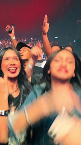 Capturing the crowds energy on the crowd cam 🐍 #Feast #MembangundanMenghancurkan