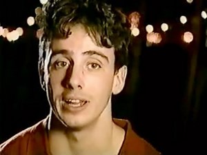 ☔️ Listen to our Real World: Seattle (1998) full season deep dive on Patreon! 🎙️[link in bio] #therealworld #realitytv #mtv #realworldseattle #90s #podcast #patreon #fashiongrungepodcast | Fashion Grunge