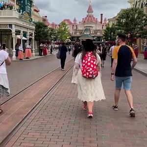 46K views · 2.8K reactions | LIVE | 20h10 : Les Cast Members souhaitent une bonne soirée aux visiteurs de Disneyland Paris ! ✨ | DLP Live | Facebook