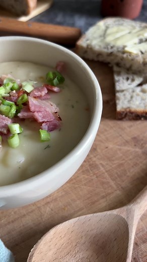 Curl up with a piping hot bowl of our Perfect Mash Bacon and Cheese Soup 🥣 | Idahoan UK