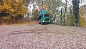 18 reactions | So werden Waldwege geschottert - wer kann, der kann... | Gemeinde Neckargerach | Facebook