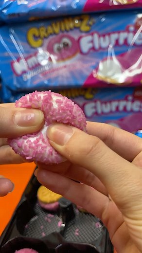 Delicious Flurries #layogurteriadivicoequense #michelelayogurteriavico #TAPANDMOVE #befana #befana2020 #snack #snackbox #y #dolci #flurries #delicious