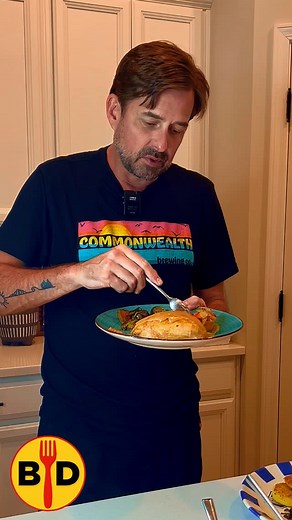 If cooking a 20lb turkey for hours on end is stressing you out & taking you out of the reason for the season, STOP! Do this instead... Less time, just as good if not better & easy to find. Citrus-Smoked Spatchcock Chicken & Pan Gravy Feeds 4–6 | Cost: ~$22 | Total time: 1½–2 hrs (mostly hands-off) INGREDIENTS For the Citrus-Smoked Chicken 1 whole chicken (4–5 lbs) 2 tbsp olive oil 1 tbsp butter 1 orange, sliced 1 lemon, sliced 1 lime, sliced 4 cloves garlic, smashed 2 sprigs rosemary 2 sprigs th