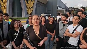 342K views · 5.1K reactions | Más de 170 empleados del casino Vegas en Tapachula se quedaron sin trabajo, sin conocer con certeza qué sucederá con ellos. Únicamente se les informó que el establecimiento cerraría por trabajos de mantenimiento. Más información https://tinyurl.com/5n7d4ayj Vía Carlos Mejía | Diario Del Sur Oem | Facebook