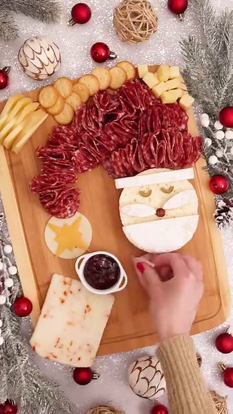 66K views · 419 reactions | Neka ti ovaj Božić bude ispunjen srećom, smijehom, toplinom i finim mesnim zalogajima!  ❤ | PIK | Facebook