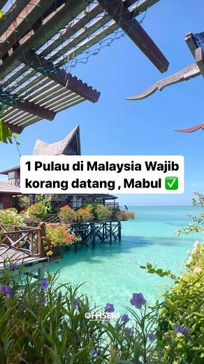1 Pulau di Malaysia 🇲🇾 , Wajib uolls kena datang ✅ Pulau Mabul , terletak di Semporna Sabah 📍 Pulau Mabul sangat terkenal dengan penginapan atas air seperti Mabul Water Bungalows Resort 🌴 Banyak aktiviti menarik di Pulau Mabul yang boleh kita explore. 🤿🏖️🦞🐬🐠 Pulau ini juga dikelilingi oleh terumbu cerun lembut dan air yang sangat jernih 😍💯 Save video ni dan jom Travel ke Semporna bersama @ohhsem.travel 📌 Share dengan Family , Partner & Travel Buddies ✨ Untuk sebarang pertanyaan tenta