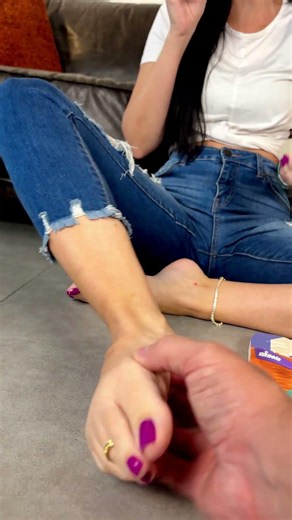 Mom Get's Tickled When Trying to Be Serious | Tickle Feet ASMR Gril #ASMR #Feettickle #TickleASMR