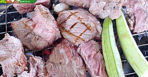 Bò nướng mọi và sườn chìa cực ngon, siêu rẻ