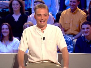 1.6M views · 7.1K reactions | Une sélection des très très belles histoires et de vérités qui auront à être révélés de part et d'autre de ce rideau. | C'est la vie | Facebook