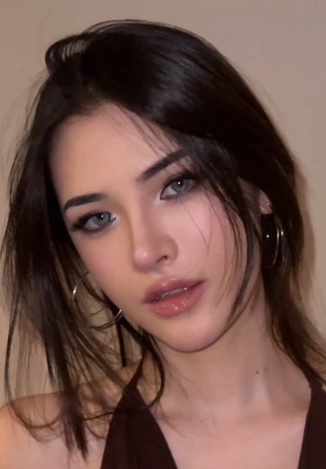 Adriana Lima Makeup Tutorial Guide