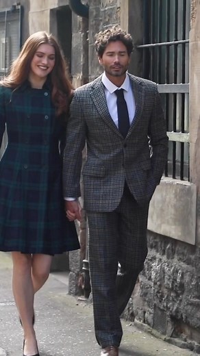 Discover made-to-measure tartan dresses, suits, kilts & more in over 500 tartans. All made in the finest quality wool, woven in Scotland. | ScotlandShop