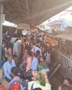 72K views · 1.6K reactions | হাজার হাজার মানুষের ভিড় ঠাকুরনগর স্টেশনে | Kolkata Express | Facebook