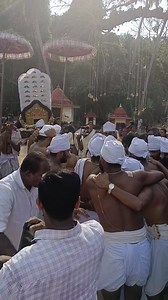 35K views · 1.2K reactions | ഭഗവതിയേ ക്ഷേത്രത്തിലേക്ക് സ്വീകരിക്കുന്ന സഹയാത്രികര് | Ramapuram Sree Bhuvaneswari Devi temple | Facebook