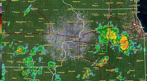 430 PM Radar Update Showers and storms continue to move into southeast and eastern Iowa. A couple other rain showers have also developed along remnant outflow boundaries; one is just west of Muscatine. Movement is north. | US National Weather Service Quad Cities Iowa/Illinois