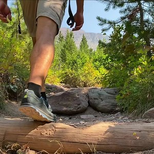 Iceberg Lake trail in Montana #lake #hike #hiking #hikingadventures #hikingtrails #montana #Montana #travelblogger | Cody & Kellie