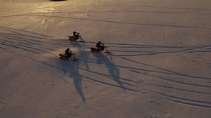 Vue Aérienne de motos sur des : vidéo de stock (100 % libre de droit) 3954162707 | Shutterstock