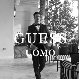 El hombre GUESS UOMO vive en el presente, es de espíritu libre y siempre buscará romper con las convenciones. #GUESSFragrance #LoveGUESS #GUESSUOMO | SIMAN