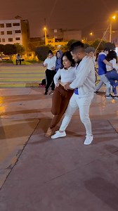 17K views · 381 reactions | Clases De Bachata para principiantes paso a paso - brindo con agua | Aprende.Bachata.Lenin | Facebook