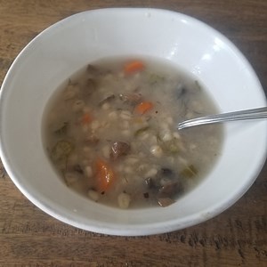Simple and Delicious Mushroom Barley Soup