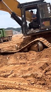 6.8K views · 52 reactions | Master in excavator chain assembly | Channel Machinery | Facebook