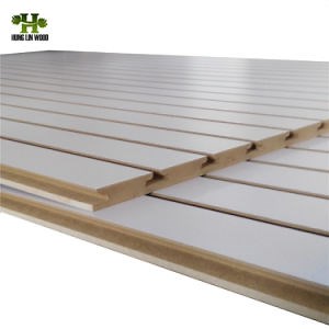 [Hot Item] Tablero MDF ranurado con perfiles de aluminio para colgar productos en el supermercado