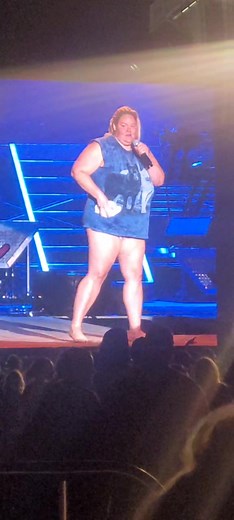 i got trailer trash tammy to flash us!!! 🥰🥰🥰🥰#tailgatesandtallboys2022 #trailertrashtammy
