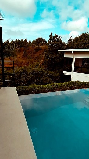 The dry season in Panama is just around the corner, the perfect time to escape to the mountains, soak in the infinity pool, and reconnect with nature. ✨ Availability is limited. Book your stay now at FincaColibriPanama.com #FincaColibriPanama #TravelPanama #VisitPanama #LuxuryNatureEscape #InfinityPoolViews #MountainRetreat #SereneStay #NatureLovers #BookYourStay #DrySeasonPanama #ExclusiveRetreat #RomanticGetaway #LuxuryEscape | Finca Colibri Panama