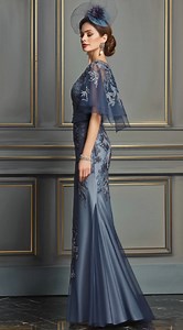 Elegant & Timeless Fashion for Women Over 40, 50 & 60 | Classic Feminine Outfits #FashionOver50 Feel confident and feminine in elegant, timeless outfits designed to flatter women over 40, 50, and 60. From tailored trousers to flowy blouses and chic midi dresses — each look celebrates sophistication, grace, and quiet luxury. These vintage-inspired outfits blend modern refinement with old-money charm — perfect for mature women who love effortless elegance and polished everyday style. 🌷 ✨ Style In