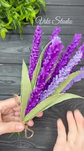 Crepe Paper Lavender Gift Idea For Mother’s Day #crepepaperflowers #mothersdaygift #lavendercraft #diyflowers #papercraftideas | VIKI Studio DIY