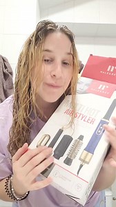 Una de nuestras Buscachollos prueba el clon de la Dyson de Carrefour... ¿funcionará para pelo rizado? | Weloversize