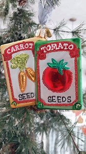 We love a themed tree! 📷 @junk_gems #oldworldchristmas #ornaments #gardening | Old World Christmas