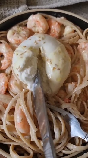 Linguine crevettes burrata sésame = combo gagnant ✨💛👌 | SuperBon