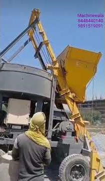 Pan Type Concrete mixer Machine Working With Concrete pump side work